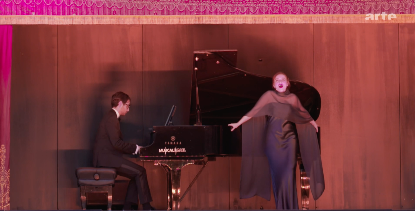 «Madrid: Eine Wanderoper demokratisiert die Opernkunst» — Arte-TV-Reportage über «La Carroza» des Teatro Real, mit der Sopranistin Lucía Iglesias in der Aufführung in Murcia (April 2026). Sendung auf Französisch.